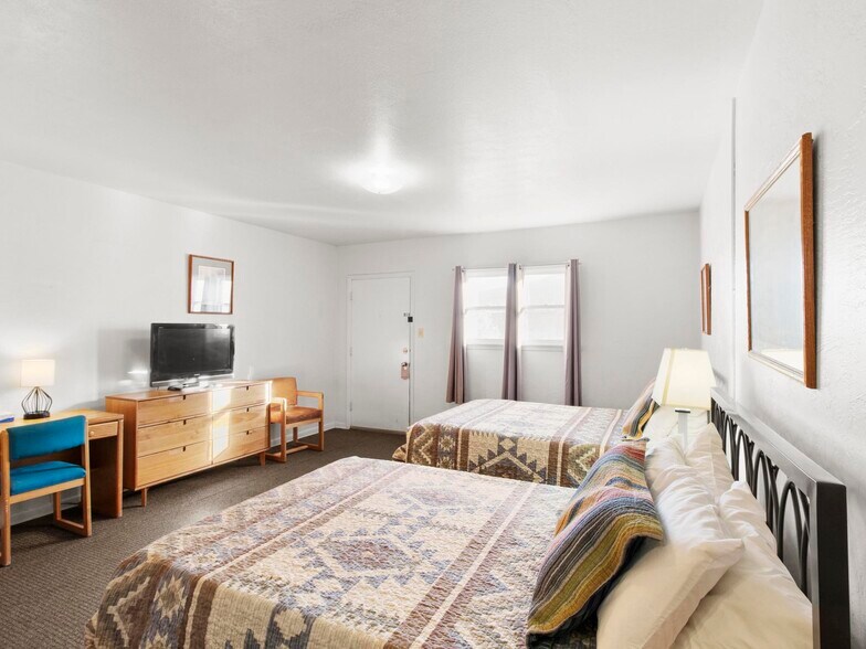 More Photos Of US 163 & San Juan River, Mexican Hat Hotel For Sale