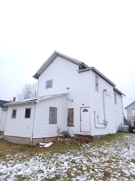 More Photos Of 112 N Michigan St, Montgomery General Retail For Sale