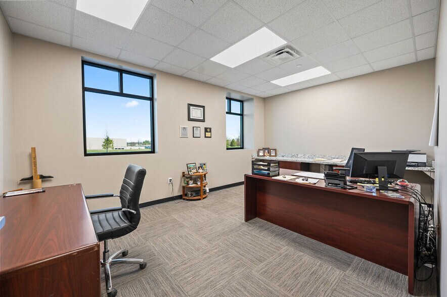 More Photos Of 4889 Alliance Dr, Mason Distribution For Sale