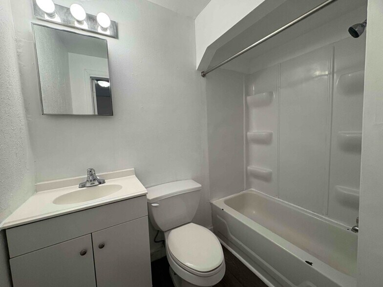 More Photos Of 613-615 N Fulton Ave, Evansville Apartments For Sale