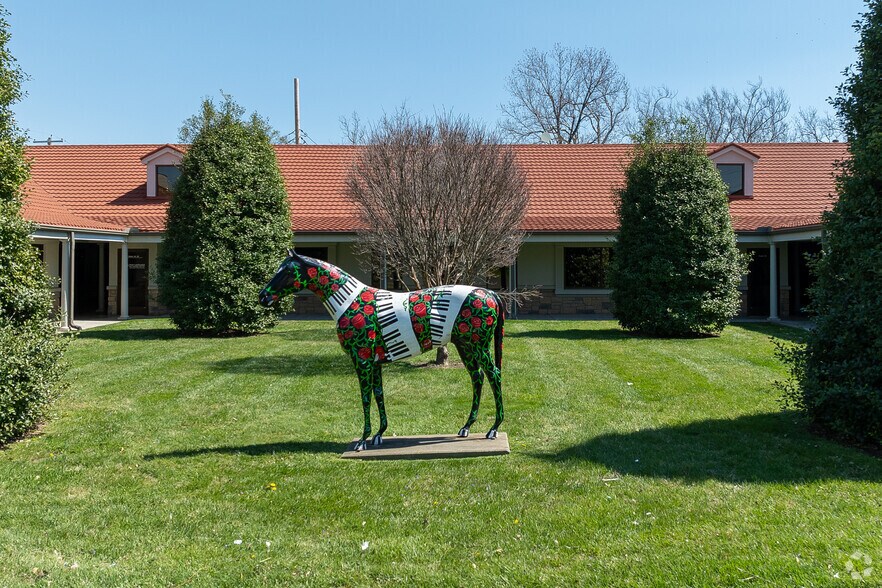 More Photos Of 2134 Nicholasville Rd, Lexington Medical For Sale