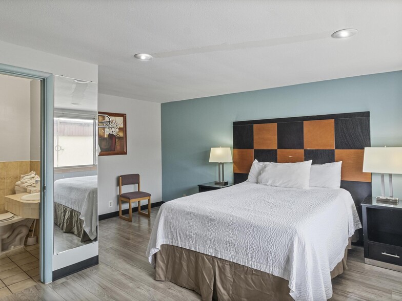 More Photos Of 180 E Center St, Panguitch Hotel For Sale