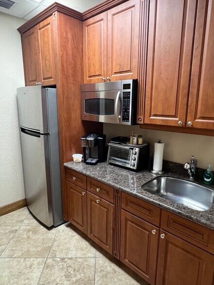 More Photos Of 270 Central Blvd, Jupiter Office For Lease