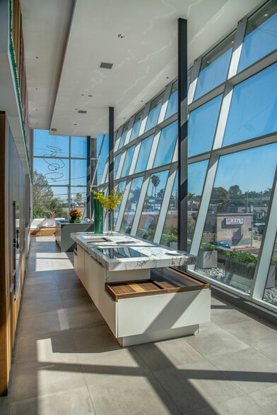 More Photos Of 2413 Pacific Coast Hwy, Lomita Freestanding For Lease