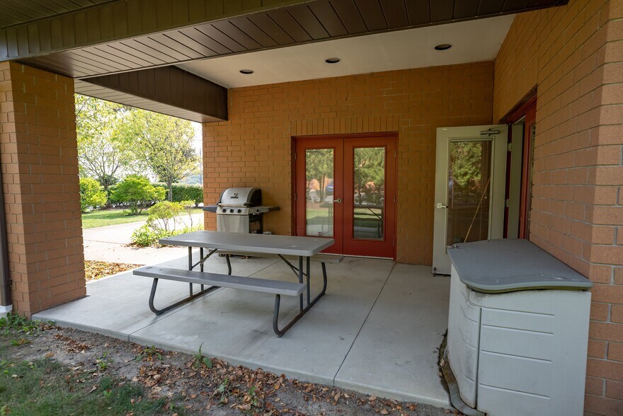 More Photos Of 320 Bilmar Dr, Pittsburgh Office For Sale