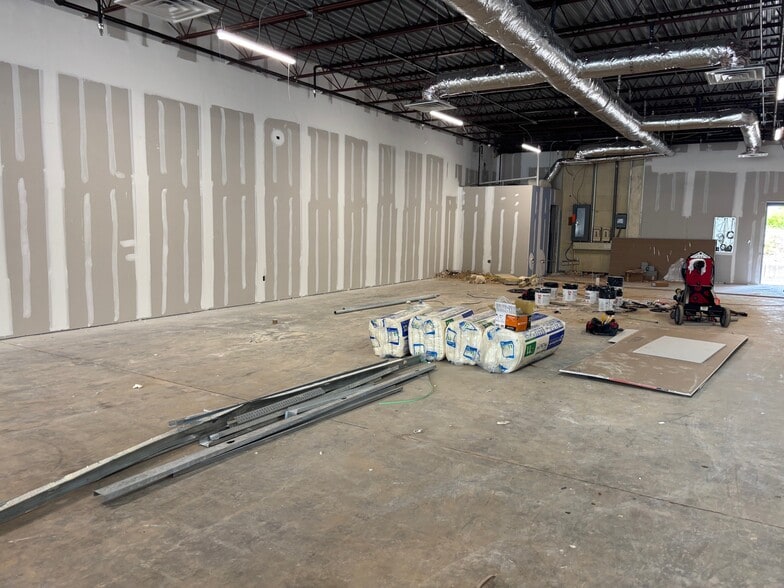 More Photos Of 1234-1246 Us Highway 70 SW, Hickory Unknown For Lease