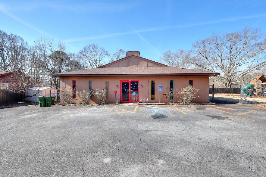 More Photos Of 517 Hill St, Monroe Office For Sale