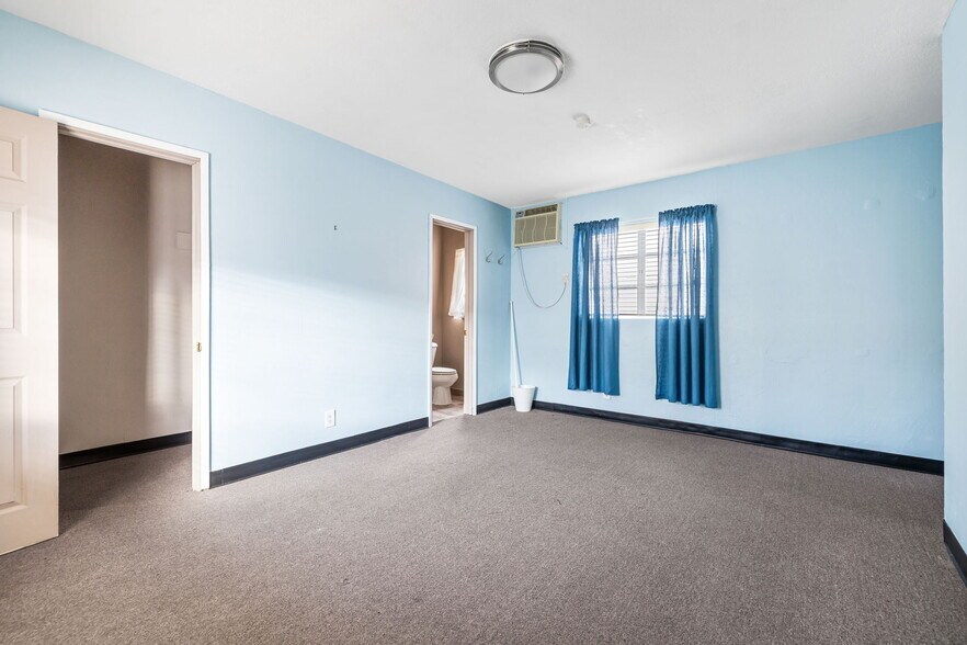 More Photos Of 1059-1063 N Palm Canyon Dr, Palm Springs Storefront For Sale