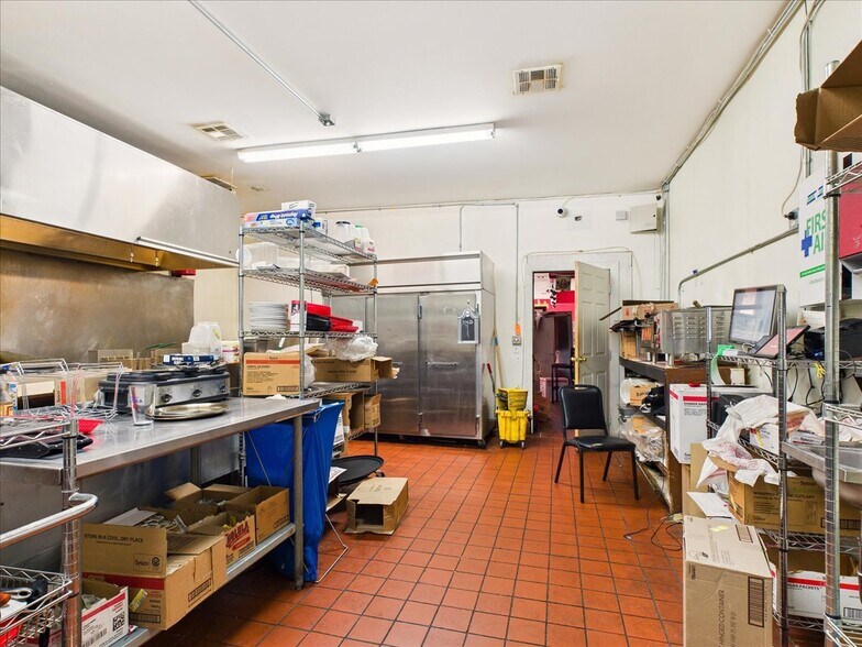 More Photos Of 1700 S Pahrump Valley Blvd, Pahrump Storefront For Sale