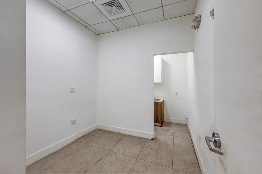 More Photos Of 301 Altara Ave, Coral Gables Apartments For Sale