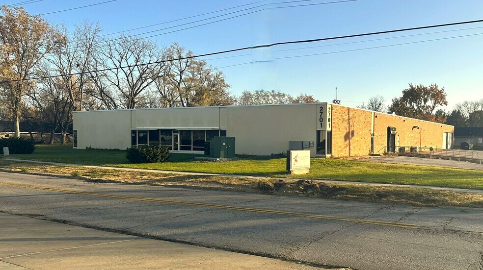 Primary Photo Of 2701 Delaware Ave, Des Moines Warehouse For Sale