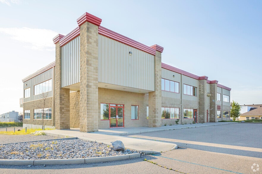 Primary Photo Of 16 Commercial Dr, Calgary Warehouse For Lease
