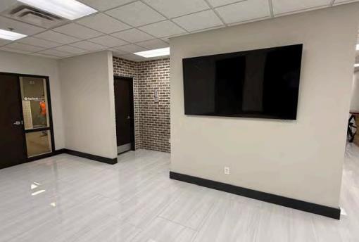 More Photos Of 600 SW Jefferson St, Lee's Summit Office For Lease