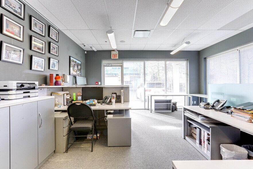 More Photos Of 8600 Cambie Rd, Richmond Office For Sale