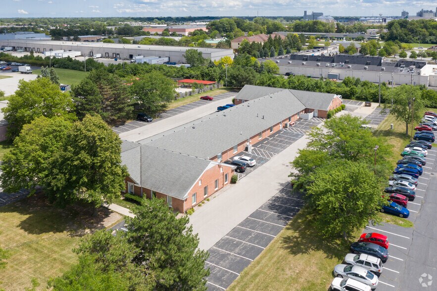 More Photos Of 1910 Indian Wood Cir, Maumee Medical For Lease