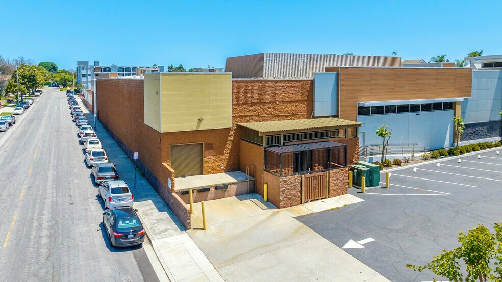 More Photos Of 4570-4580 Atlantic Ave, Long Beach Unknown For Lease