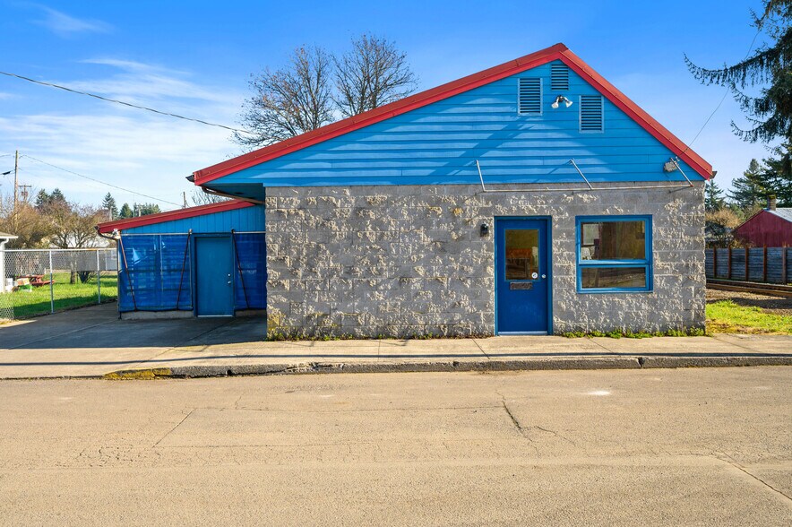 Primary Photo Of 212 NE D St, Willamina Food Processing For Sale