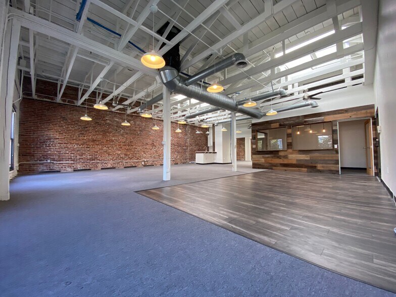 More Photos Of 230-236 8th St, San Francisco Light Manufacturing For Lease