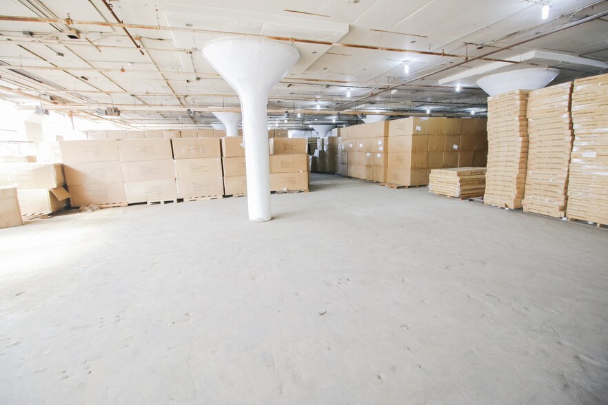 More Photos Of 39 Meade St, Trenton Distribution For Lease