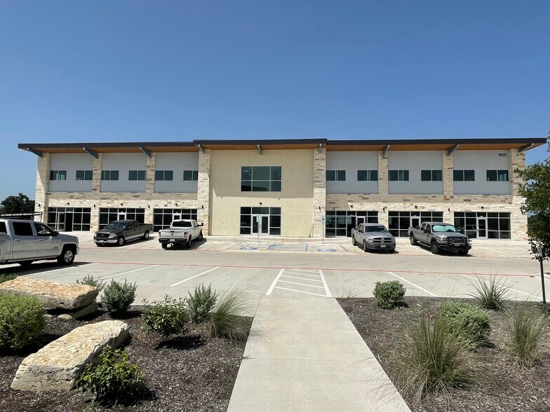 More Photos Of 9025 W State Highway 29, Liberty Hill Office For Sale