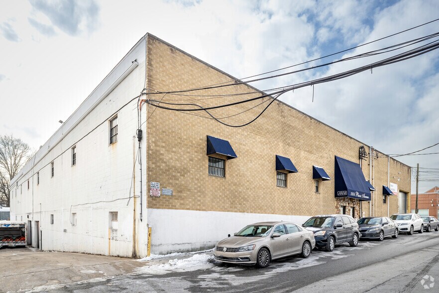 More Photos Of 1804 Plaza Ave, New Hyde Park Light Distribution For Lease