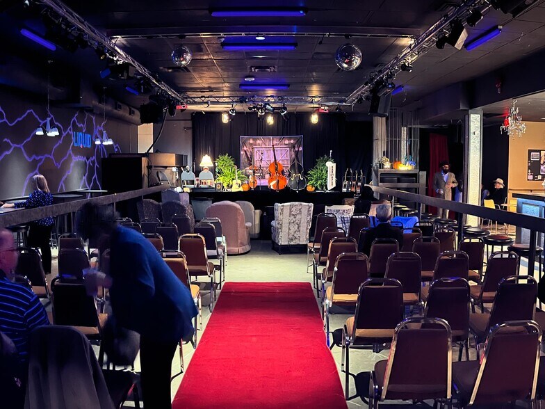 More Photos Of 638 14 St SW, Medicine Hat Bar For Sale