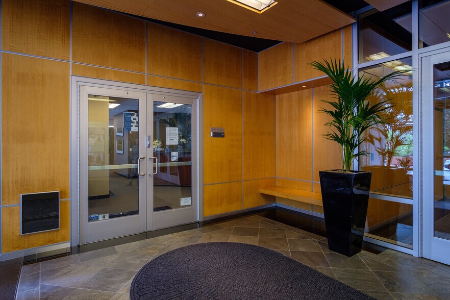 More Photos Of 700 Washington St, Vancouver Office For Lease