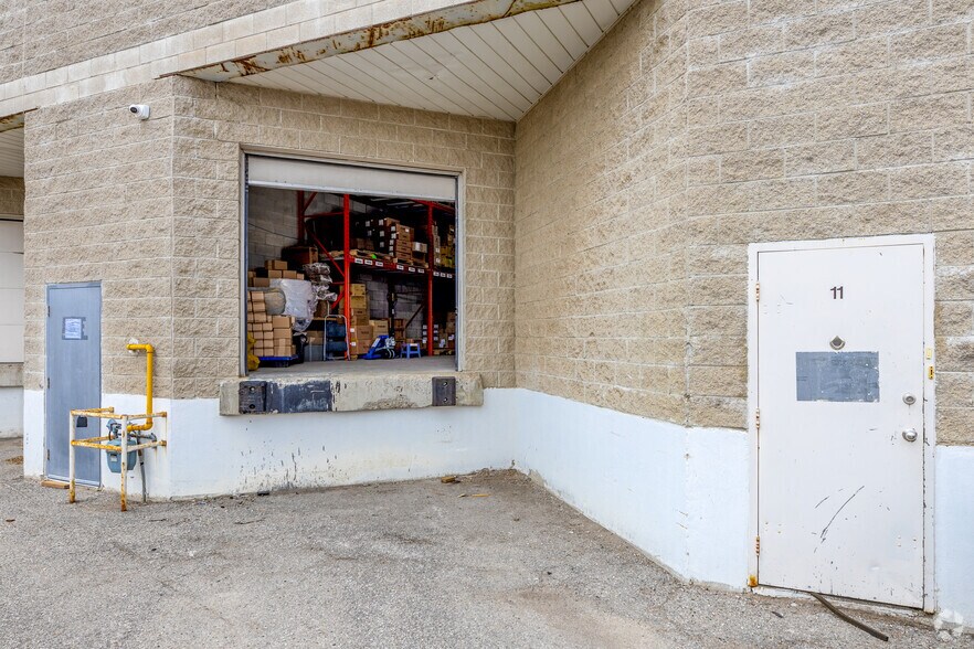 More Photos Of 50 W Wilmot St, Richmond Hill Manufacturing For Lease