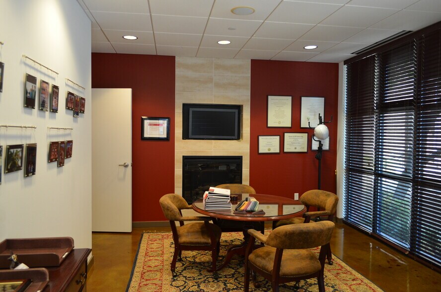 More Photos Of 2632 Broadway St, San Antonio Office Residential For Sale