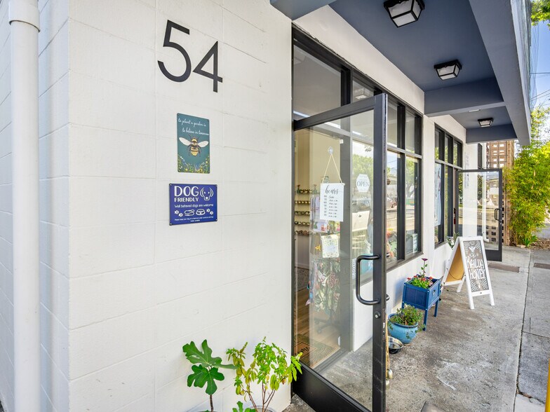 More Photos Of 54 Maluniu Ave, Kailua Apartments For Sale
