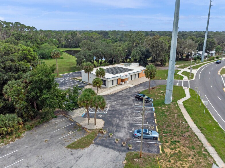 More Photos Of 901 N Grove St, Eustis Office For Sale