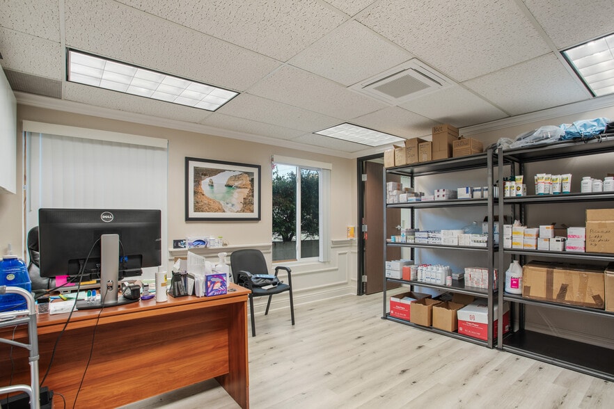 More Photos Of 2170 S El Camino Real, Oceanside Office For Lease