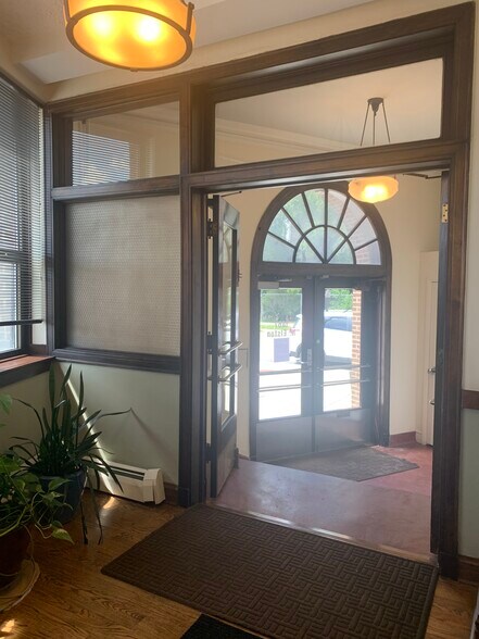More Photos Of 1467 N Elston Ave, Chicago Loft Creative Space For Lease