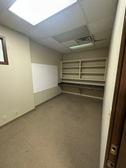 More Photos Of 1660 E 71st St, Tulsa Unknown For Lease