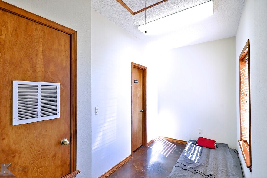 More Photos Of 3097 Brick Plant Rd, Snyder Manufacturing For Sale