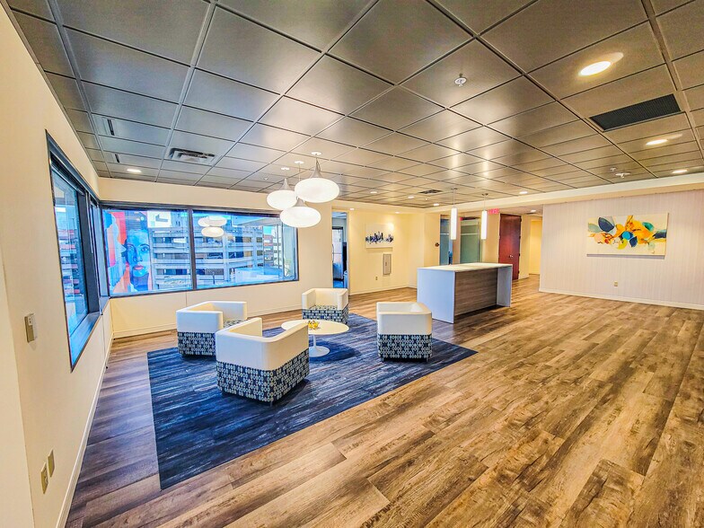 More Photos Of 301 W Bay St, Jacksonville Office For Lease