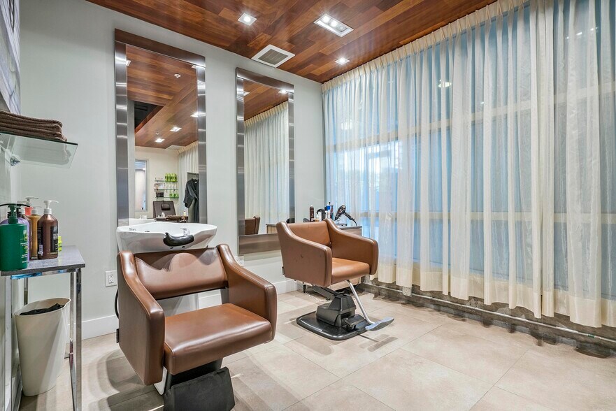 More Photos Of 20900 NE 30th Ave, Aventura Office Residential For Lease