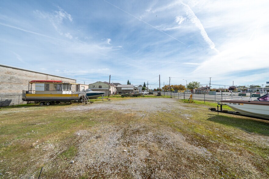 More Photos Of 5830 Caterpillar rd, Redding Industrial For Sale