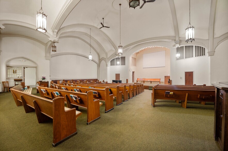 More Photos Of 418 W Adams St, Muncie Religious Facility For Sale