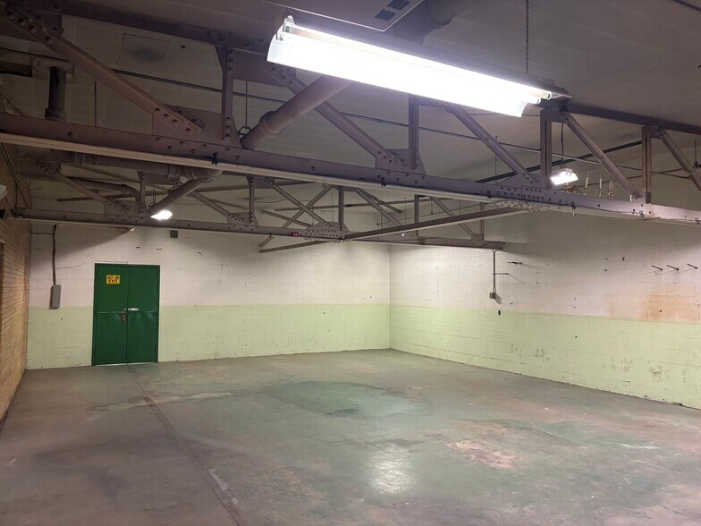 More Photos Of 1654 King St, Enfield Office For Lease