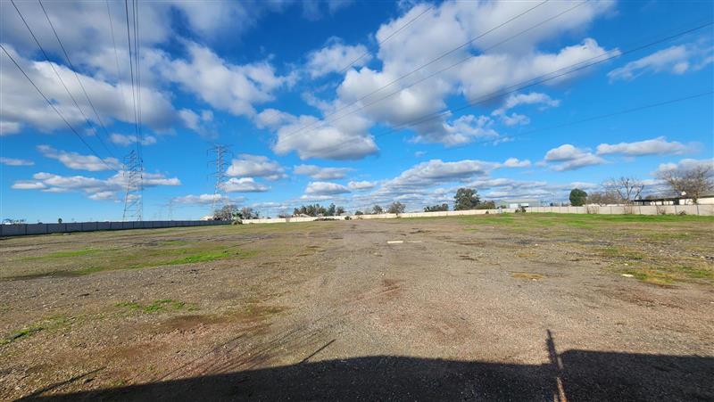 More Photos Of 9072 Osage Ave, Sacramento Industrial For Sale