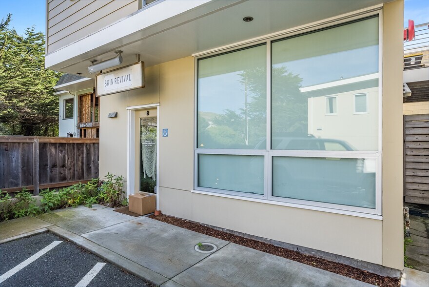 More Photos Of 411 Dondee St, Pacifica Storefront Retail Residential For Lease