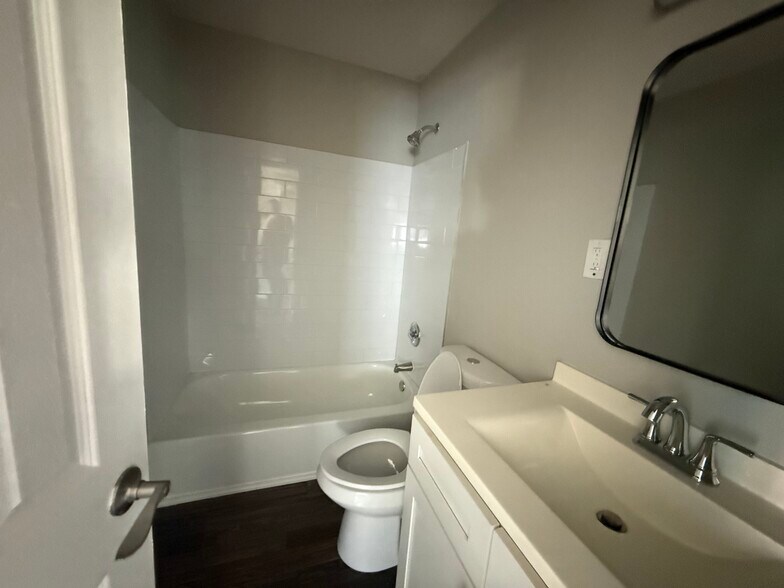 More Photos Of 2201 Alma Ct, Charlotte Apartments For Sale