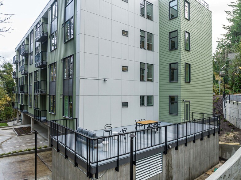 More Photos Of 1311 SW Gibbs St, Portland Apartments For Sale