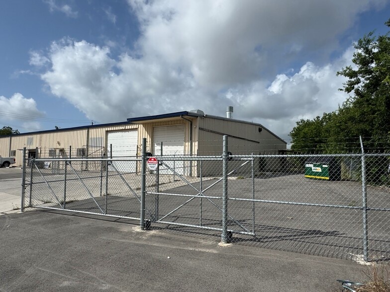 More Photos Of 1222 Chulie Dr, San Antonio Warehouse For Lease