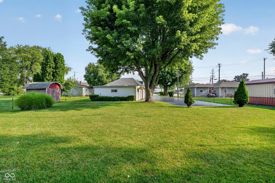 More Photos Of 5037 W US Highway 52, New Palestine Land For Sale