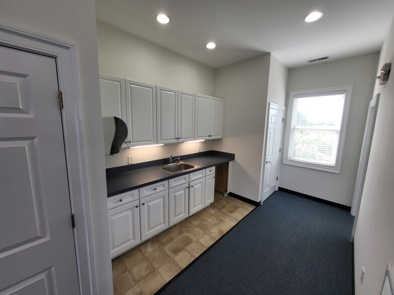 More Photos Of 8626 Brooks Dr, Easton Office For Lease