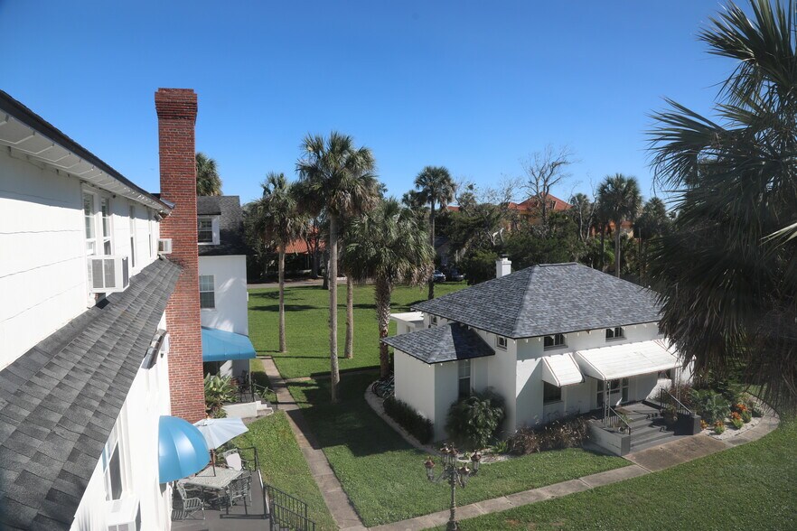More Photos Of 35 Dufferin St, Saint Augustine Apartments For Sale