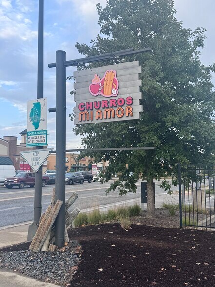 More Photos Of 2115 W Main St, St Charles Restaurant For Lease