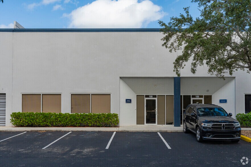 More Photos Of 6500 NW 12th Ave, Fort Lauderdale Distribution For Lease